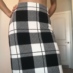 Checkered/Color Block Black and White Midi Skirt